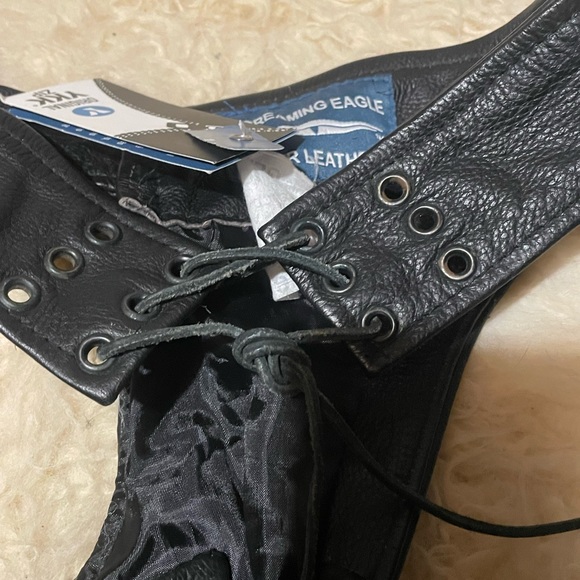 New Screaming Eagle thick leather chaps - Picture 13 of 14